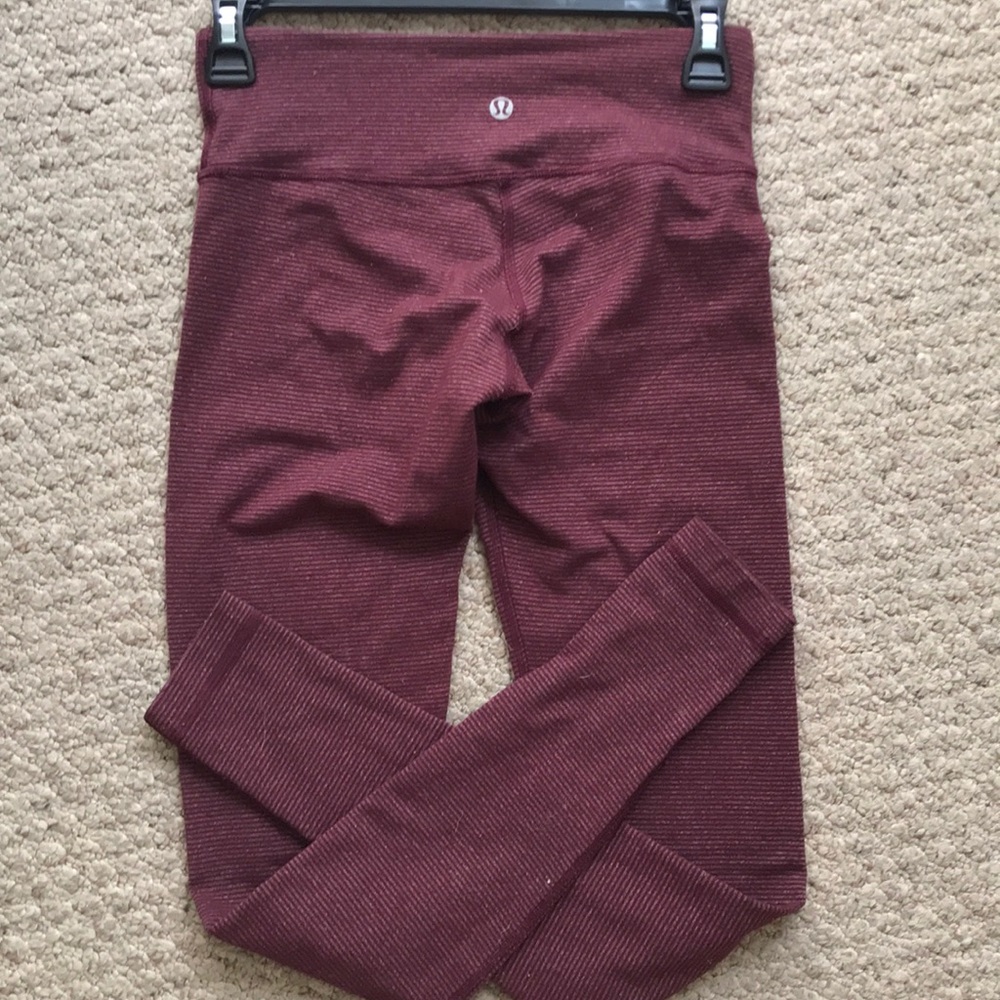 Plum Lululemon full length leggings- size 4